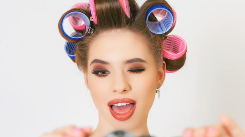 Things that You Need to Know on How to Use Hot Rollers on Long Hair Things that You Need to Know on How to Use Hot Rollers on Long Hair